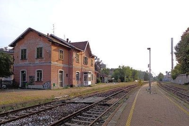 Stazioni ferroviarie dismesse La stazione di Castellanza era una stazione ferroviaria posta sulla linea Saronno-Novara.