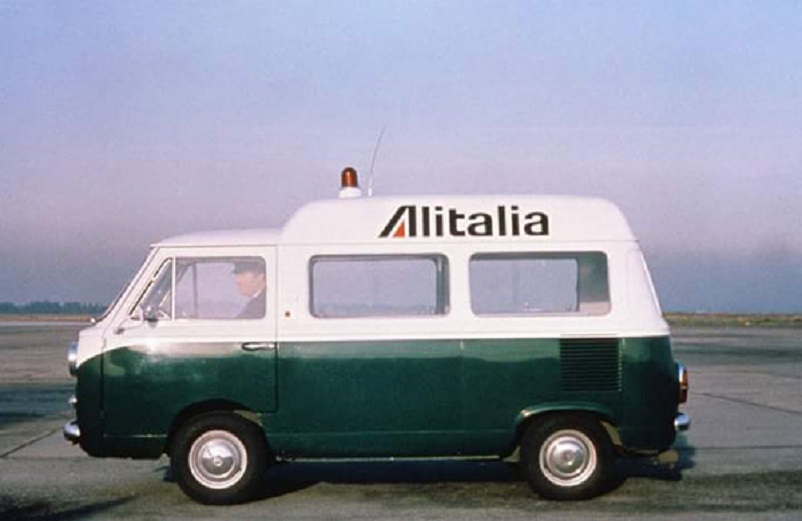 Fiat 600 T, con livrea Alitalia. 
