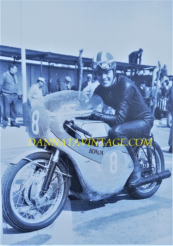 Il Circuito di Riccione, Ralph Brians su una Honda 250cc bicilindrica nel 1966. 