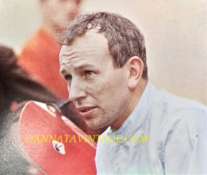 Si correva, John Surtees (Tatsfield, 11 febbraio 1934 – Londra, 10 marzo 2017), prima un ottimo pilota sulle moto passato poi alle auto e con una Ferrari. 