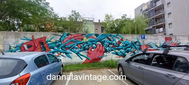 Ferrara street art In un parcheggio interno molto vicino e facile da raggiungere. 