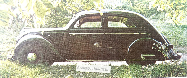 Volvo PV 36 detta anche Carioca, 1935 con il suo primo esemplare aerodinamico, la vettura di domani come recitava la campagna pubblicitaria. 